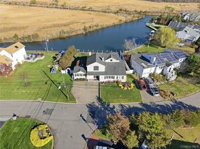 625 Edgewater Road, Oakdale NY 11769