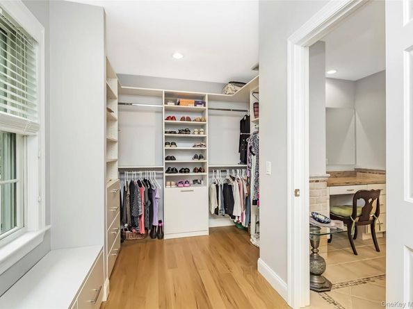 3 Sally's Path, East Hampton NY 11937