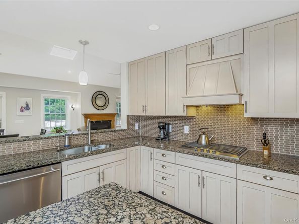 3 Sally's Path, East Hampton NY 11937