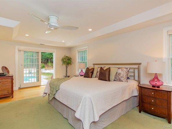 3 Sally's Path, East Hampton NY 11937