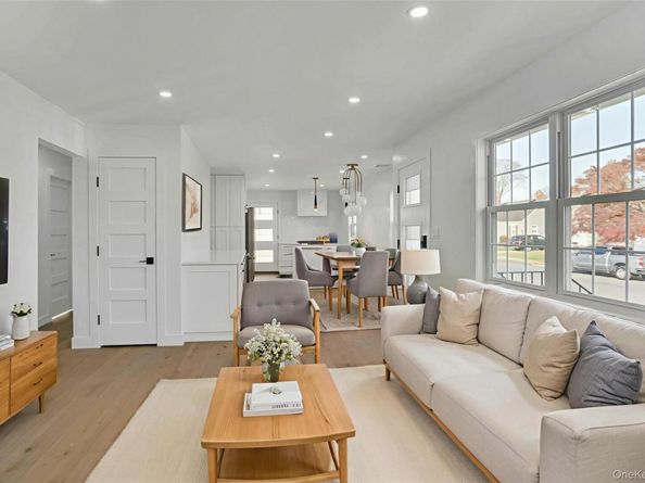 243 Lido Parkway, Lindenhurst NY 11757