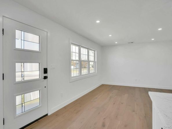 243 Lido Parkway, Lindenhurst NY 11757