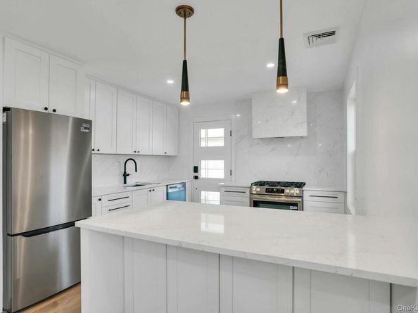 243 Lido Parkway, Lindenhurst NY 11757