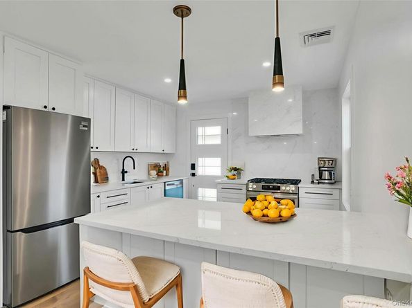 243 Lido Parkway, Lindenhurst NY 11757