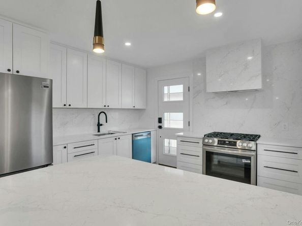 243 Lido Parkway, Lindenhurst NY 11757