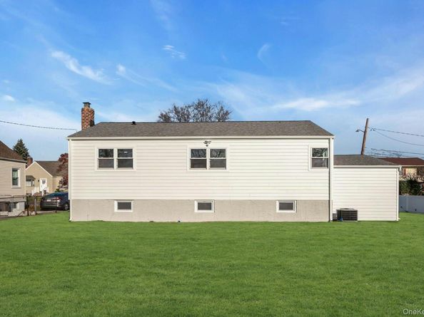 243 Lido Parkway, Lindenhurst NY 11757
