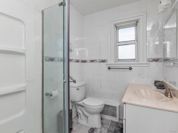 8835 Vanderveer Street, Queens Village NY 11427