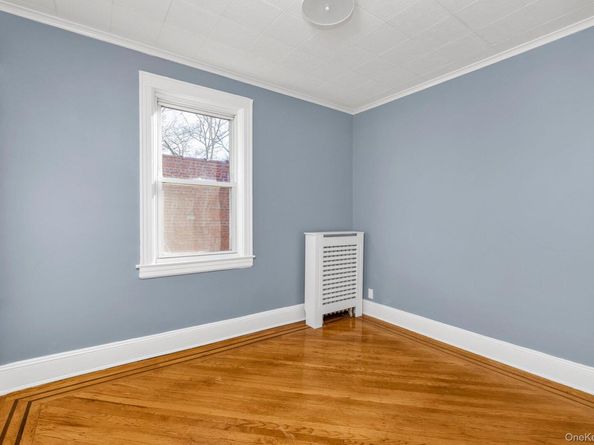 8835 Vanderveer Street, Queens Village NY 11427