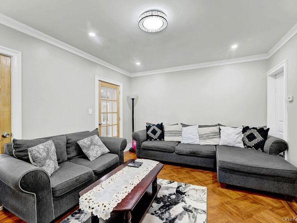 10222 85th Avenue, Richmond Hill North NY 11418