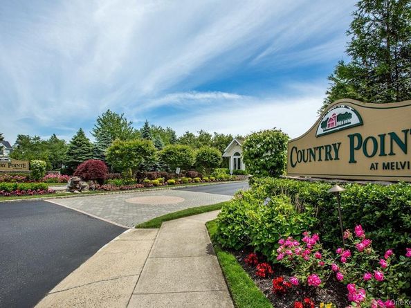 128 Cinnamon Court, Melville NY 11747