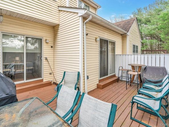 128 Cinnamon Court, Melville NY 11747