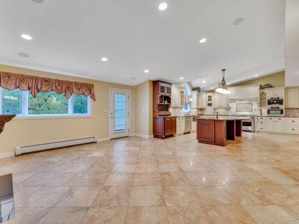 1023 Maple Lane, New Hyde Park NY 11040