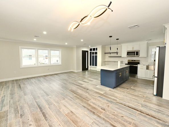 11 Bayview Avenue, Lawrence NY 11559