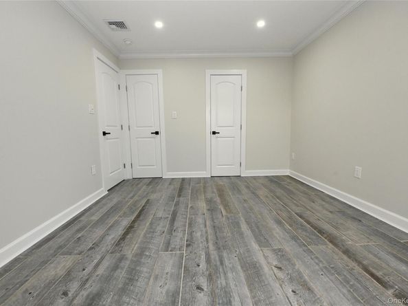 11 Bayview Avenue, Lawrence NY 11559