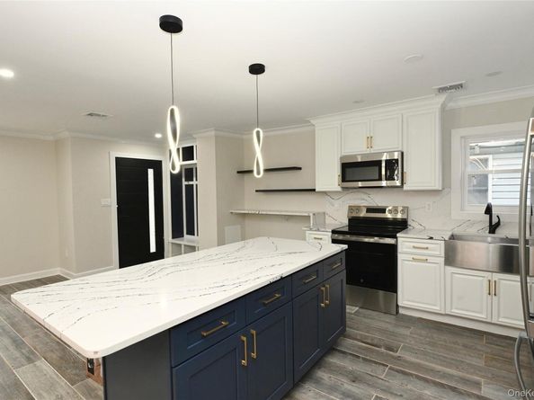 11 Bayview Avenue, Lawrence NY 11559