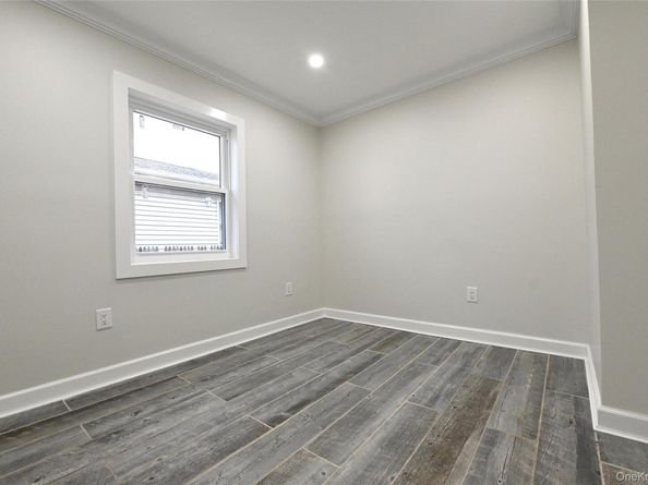 11 Bayview Avenue, Lawrence NY 11559