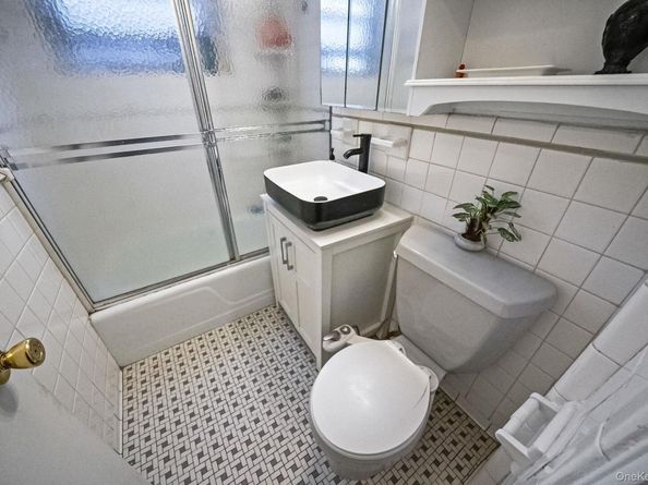 61-25 97 Street 2B, Rego Park NY 11374