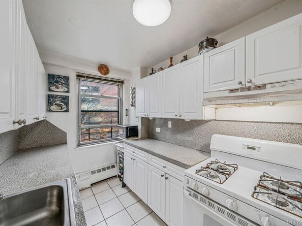 61-25 97 Street 2B, Rego Park NY 11374