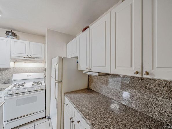 61-25 97 Street 2B, Rego Park NY 11374