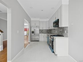 18 Brookville Way, Manorville NY 11949