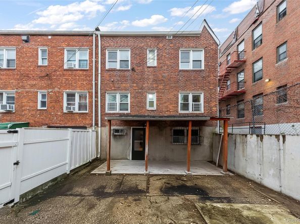 9141 195th Street, Hollis NY 11423