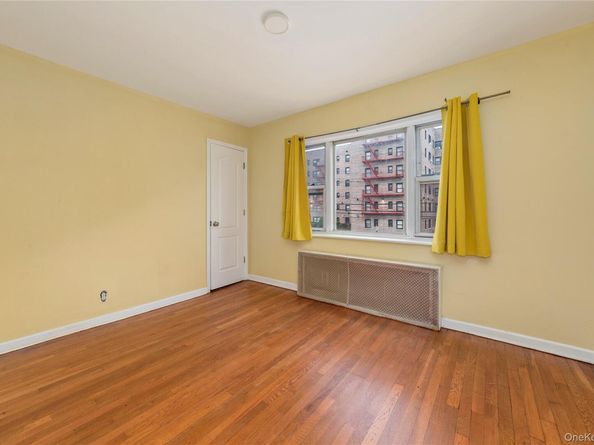 9141 195th Street, Hollis NY 11423