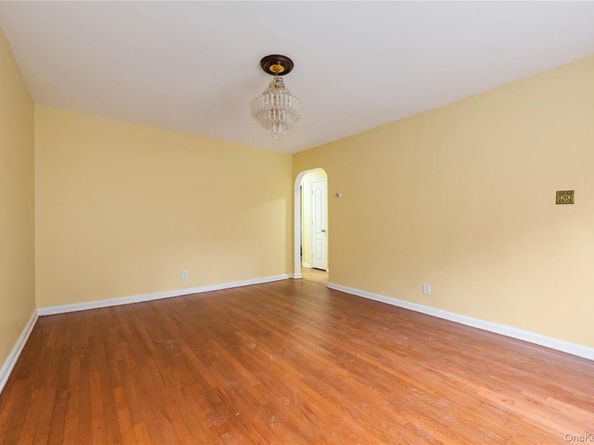 9141 195th Street, Hollis NY 11423