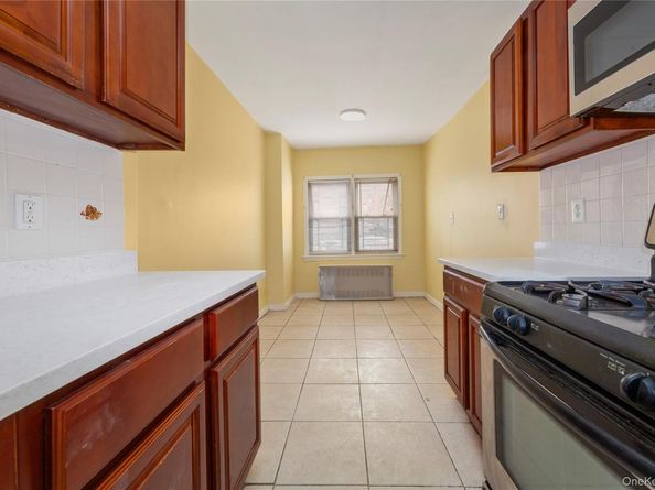 9141 195th Street, Hollis NY 11423