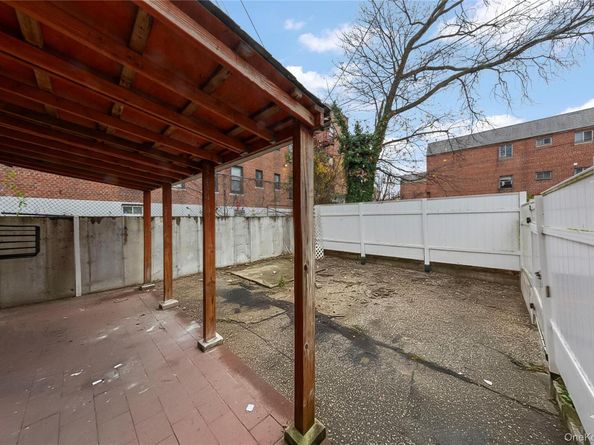 9141 195th Street, Hollis NY 11423