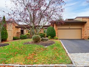 29 Woodland Drive, Roslyn NY 11576