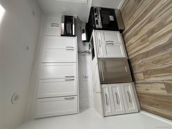 219-07 74th Avenue 447B2, Oakland Gardens NY 11364