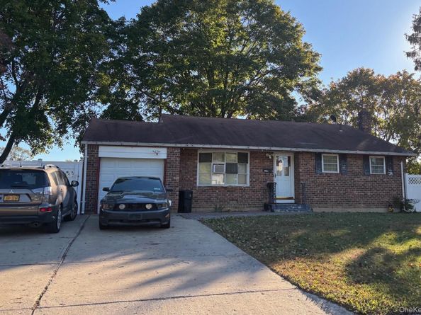 1563 Baldwin Boulevard, Bay Shore NY 11706