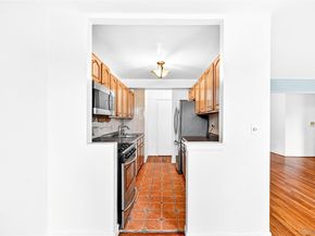 3 Sadore Lane 3F, Yonkers NY 10710