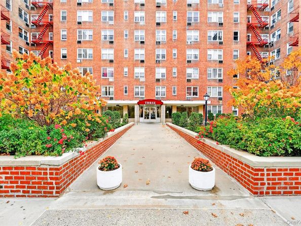 3 Sadore Lane 3F, Yonkers NY 10710