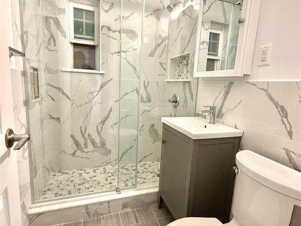 22406 Springfield Boulevard 7815 B, Oakland Gardens NY 11364