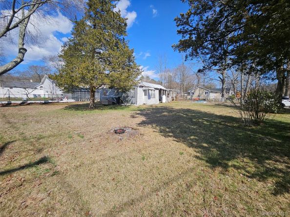 549 Granny Road, Medford NY 11763