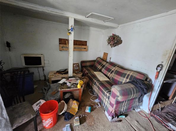 549 Granny Road, Medford NY 11763