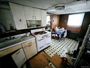 549 Granny Road, Medford NY 11763