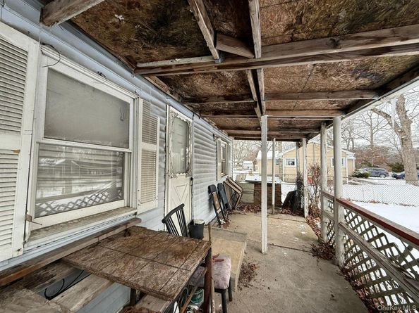 549 Granny Road, Medford NY 11763