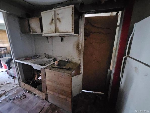 549 Granny Road, Medford NY 11763