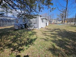 549 Granny Road, Medford NY 11763
