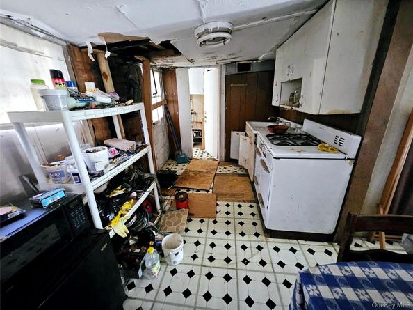 549 Granny Road, Medford NY 11763