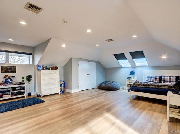 12 Combes Avenue, Rockville Centre NY 11570