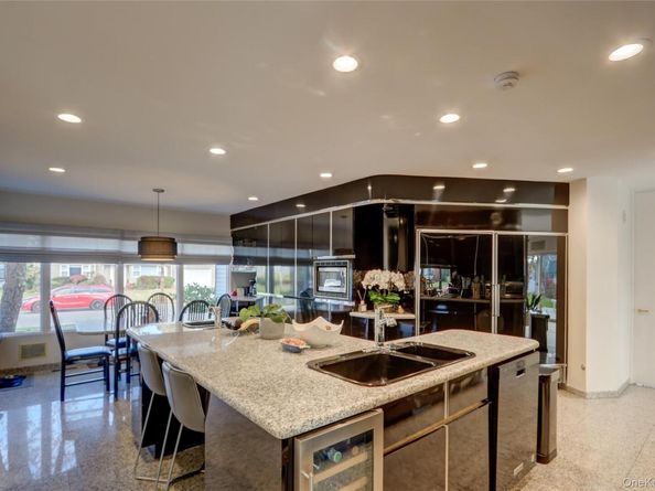 12 Combes Avenue, Rockville Centre NY 11570