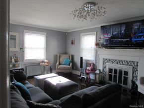 51 Phoenix Street, Hempstead NY 11550