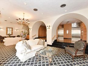 18-15 215 2G, Bayside NY 11360