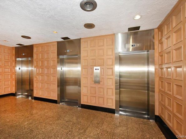 18-15 215 2G, Bayside NY 11360