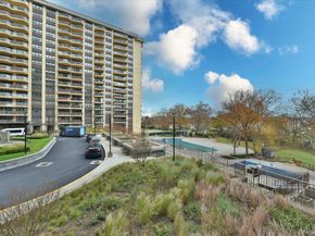 18-15 215 2G, Bayside NY 11360