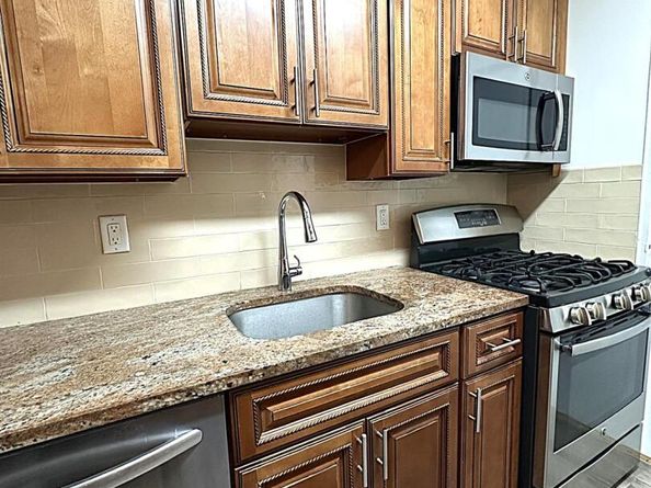 1085 Warburton Avenue 121, Yonkers NY 10701