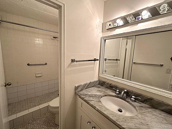 1085 Warburton Avenue 121, Yonkers NY 10701